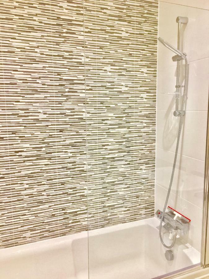 2-Bedrooms Modern Apartment Next To Velodrome, Lounge, Balcony, Parking, Abba 런던 외부 사진