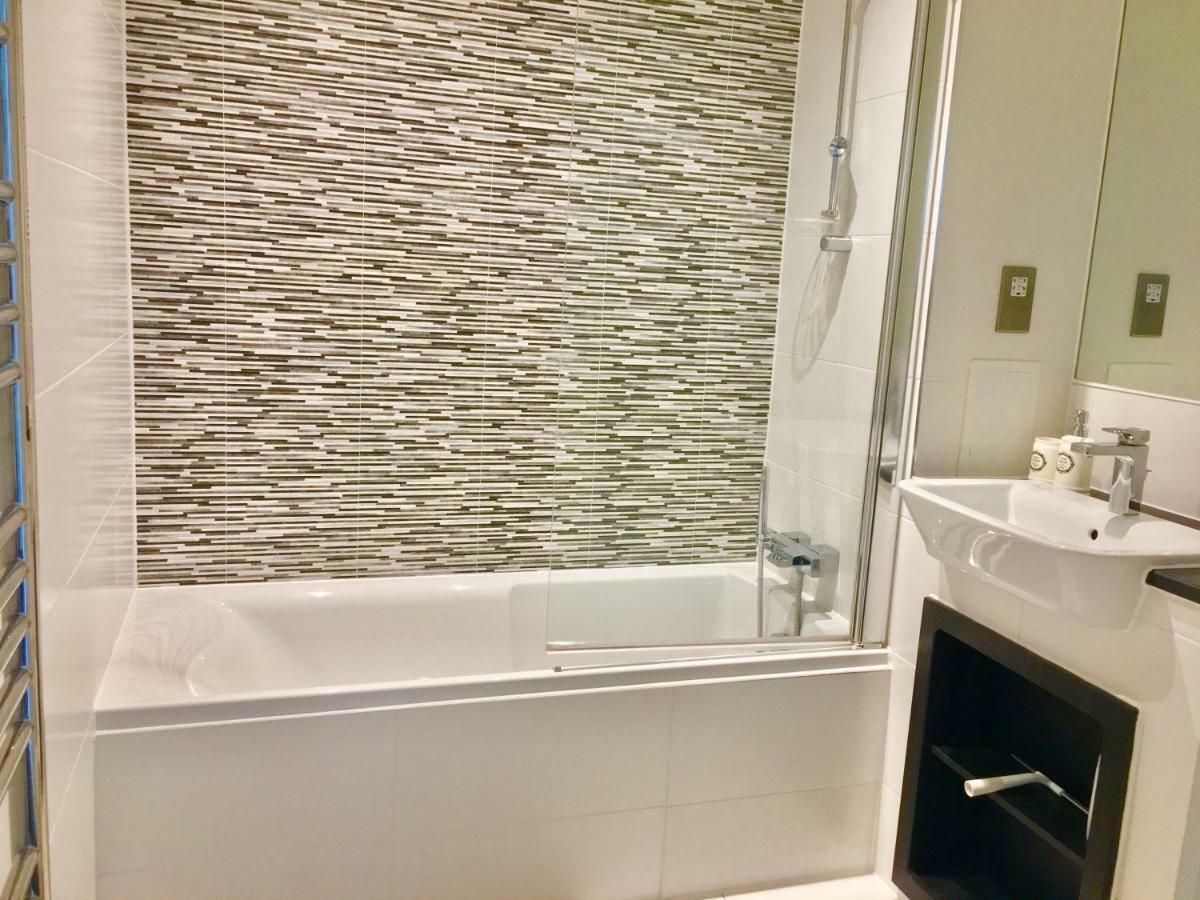 2-Bedrooms Modern Apartment Next To Velodrome, Lounge, Balcony, Parking, Abba 런던 외부 사진